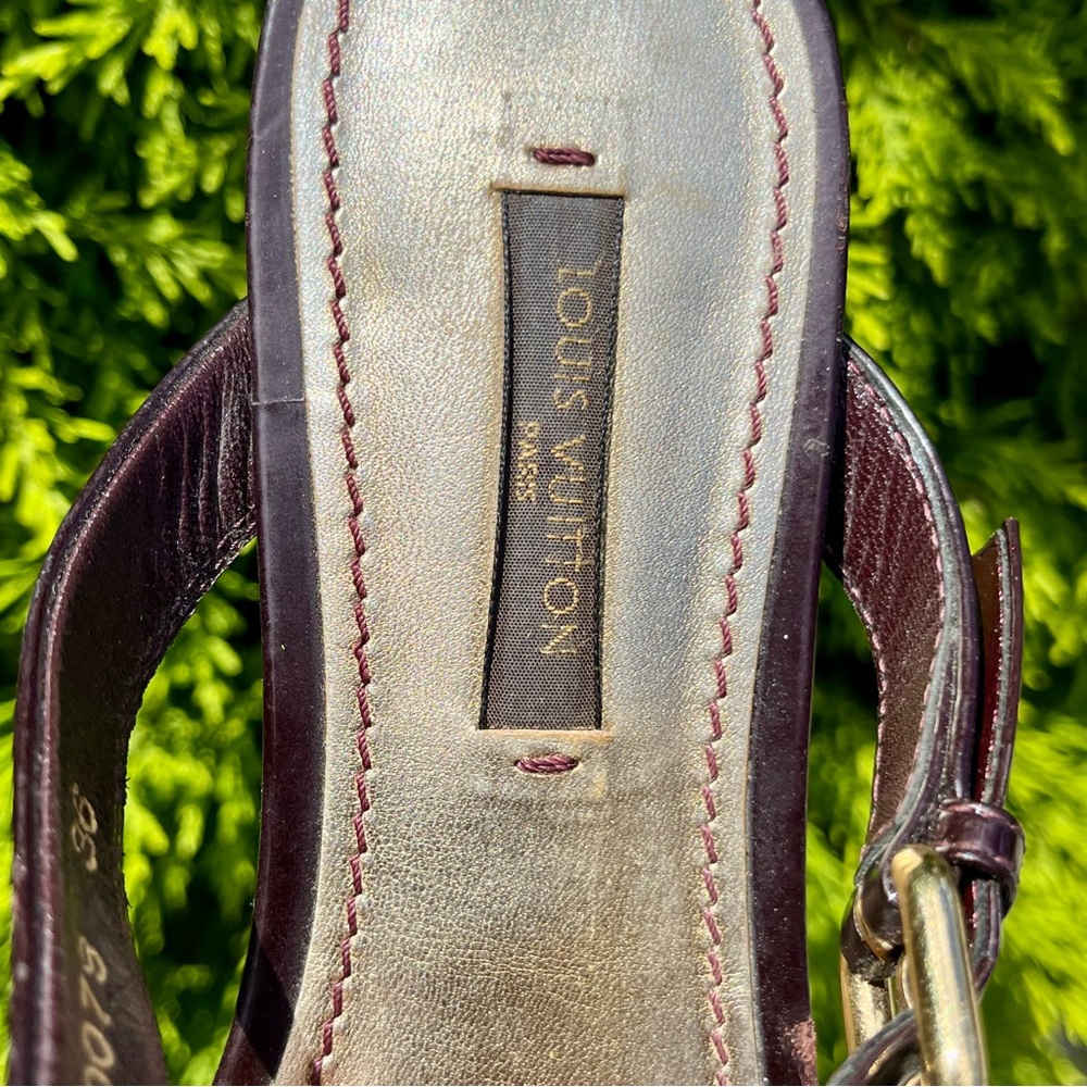 Louis Vuitton LV Logo Monogram Amarante Vernis Thong Sandals - Picture 7 of 12
